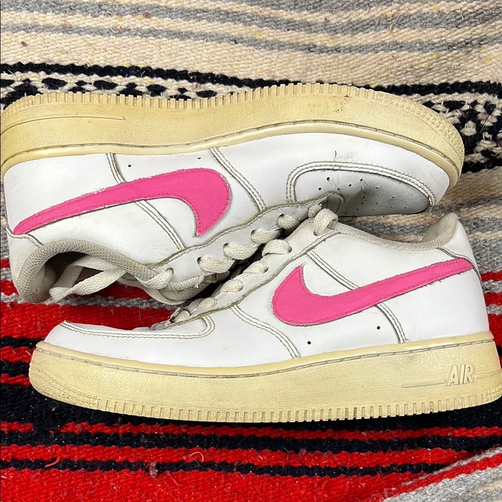 Nike White AF1’s Sneakers with Cushioned Sole and Breathable Mesh Size  6Y